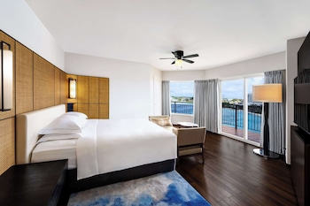 Premier Executive Suite with Lounge Access