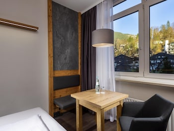 Standard Room, 1 Queen Bed
