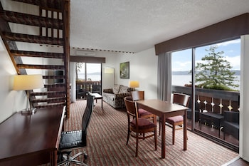 Premier Studio Suite, 1 King Bed, Ocean View