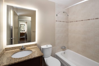 Deluxe Studio Suite, 2 Queen Beds, Non Smoking, Ocean View