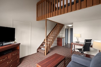 Studio Suite, 2 Queen Beds, Non Smoking, Ocean View