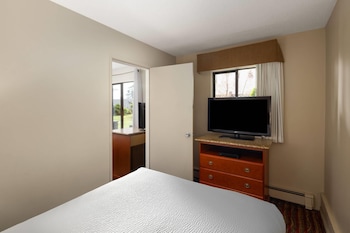 Suite, Multiple Beds, Non Smoking (Two-Bedroom)