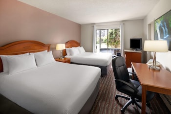 Suite, Multiple Beds, Non Smoking (Two-Bedroom)