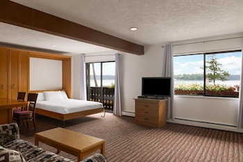 Premier Studio Suite, 2 Queen Beds, Non Smoking, Ocean View