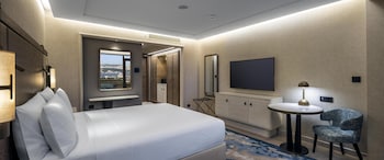 King Deluxe Room - Bosphorus View