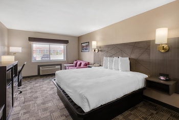 Standard Room, 1 King Bed, Accessible, Bathtub