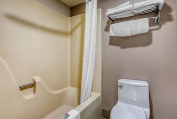Standard Room, 2 Queen Beds, Non Smoking, Kitchenette
