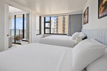 Premier Room, Kitchen, City View (1 Bedroom)