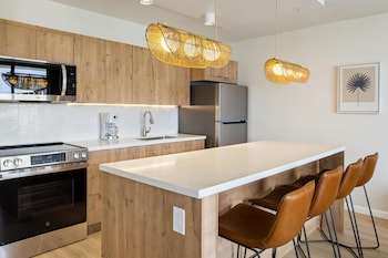 Premier Room, Kitchen, Mountain View (1 Bedroom)
