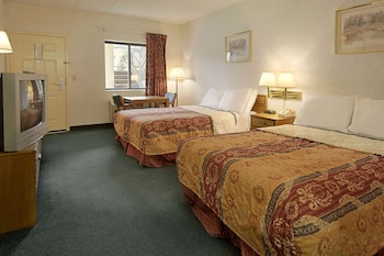 Standard Room, 2 Queen Beds, Smoking