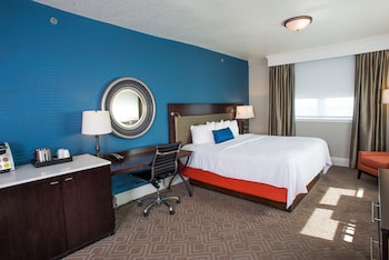 Suite, 1 King Bed (with Sofa)