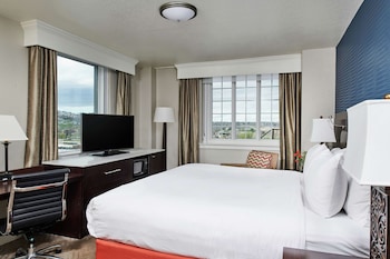 Suite, 2 Bedrooms, Accessible, Bathtub