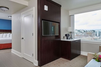Suite, 1 King Bed (with Sofa)