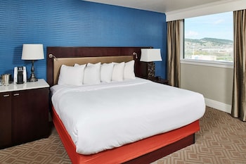 Suite, 1 King Bed (with Sofa)