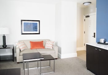 Junior Suite, 1 King Bed, Accessible (Roll-in Shower)