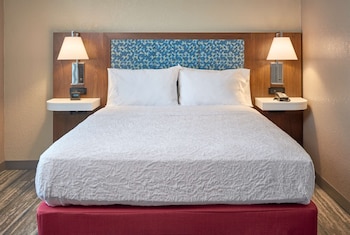 Studio Suite, 1 Queen Bed with Sofa bed, Non Smoking