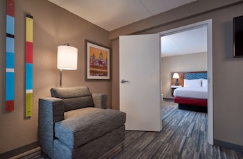 Studio Suite, 1 Queen Bed with Sofa bed, Non Smoking