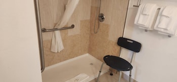 Standard Room. 1 King Bed, Accessible Tub, Non Smoking