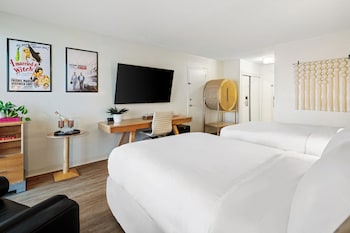 Deluxe Double Room, Balcony (Bayfront)
