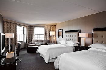 Traditional Room, 2 Double Beds (Mobility Accessible, Tub)