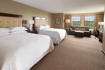 Traditional Room, 2 Double Beds (Mobility Accessible, Tub)