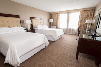 Traditional Room, 2 Double Beds (Mobility Accessible, Tub)