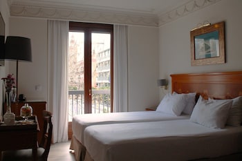 Classic Double or Twin Room, City View