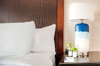 Deluxe Room, 2 Queen Beds, Refrigerator & Microwave, Park View