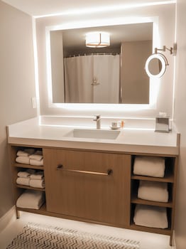 Junior Suite with Corner Balcony