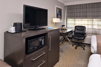 Standard Room, 2 Double Beds, Non Smoking, Refrigerator & Microwave