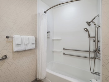 Standard Room, 1 Queen Bed, Accessible (Communications, Accessible Tub)
