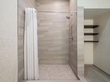 Suite, 1 King Bed, Accessible (Communications)