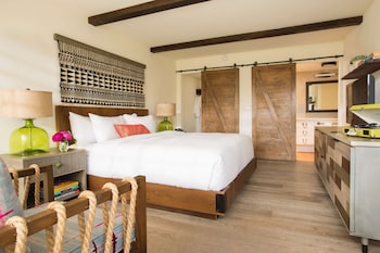 Room, 1 Queen Bed, Pool View