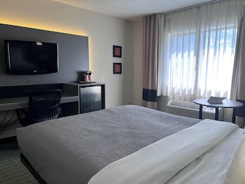 Standard Room, 1 Queen Bed, Non Smoking