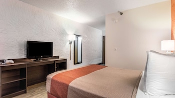 Standard Room, 1 Queen Bed, Non Smoking