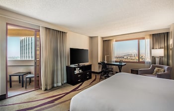 Room, 1 King Bed, Balcony