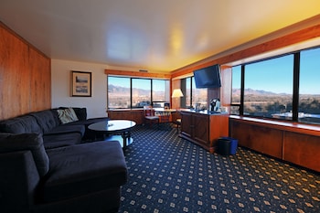 Executive Suite, 1 King Bed with Sofa bed, Non Smoking, Mountain View (One-Bedroom)