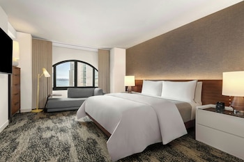 Suite, 1 King Bed with Sofa bed, Bay View