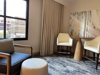 Premium Room, 1 King Bed (Hearing Accessible)