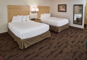 Room, 2 Queen Beds, Non Smoking