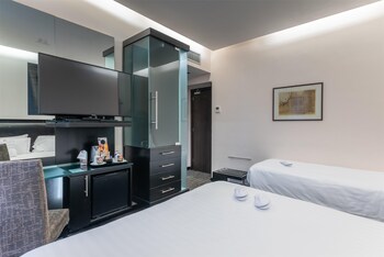 Comfort Room, Multiple Beds