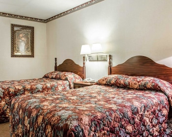 Standard Double Room, 2 Double Beds, Smoking