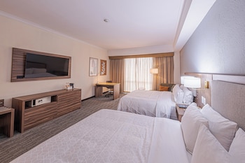 Premium Room, 2 Queen Beds (Bath Shower Combination)