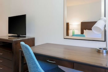 Room, 2 Queen Beds, Accessible (Hearing)