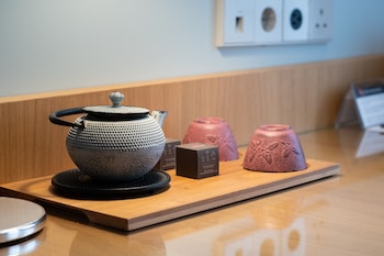 Suite, 1 King Bed, City View