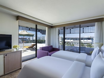 Family Terrace Suite King Bed, Land View