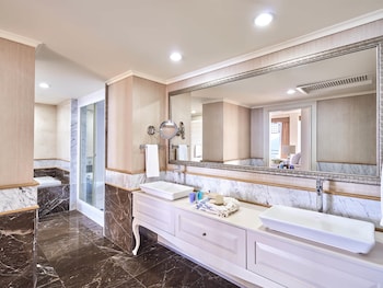 Suite, 1 King Bed