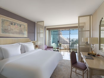 Room (Longevity)