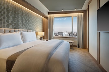 Suite, 1 King Bed with Sofa bed