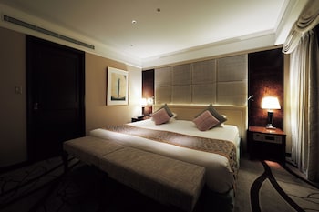 Executive Floor Tower Suite, No Smoking (Higher Floor, Breakfast & Executive Lounge Access Included)